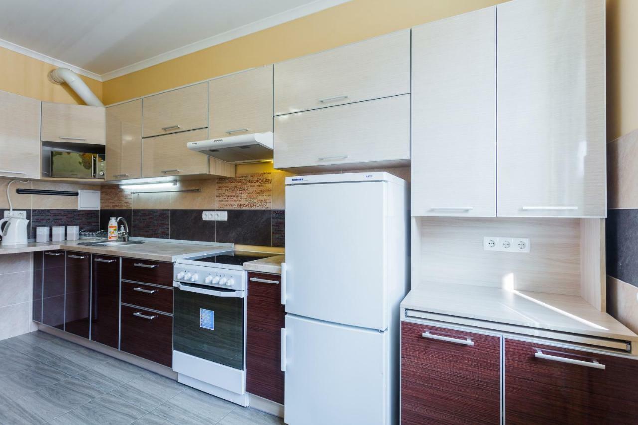 Солнечная Квартира На Ломоносова 71, Вднх Kiev Exteriör bild