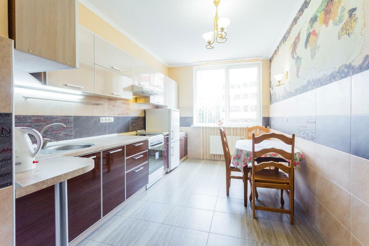 Солнечная Квартира На Ломоносова 71, Вднх Kiev Exteriör bild